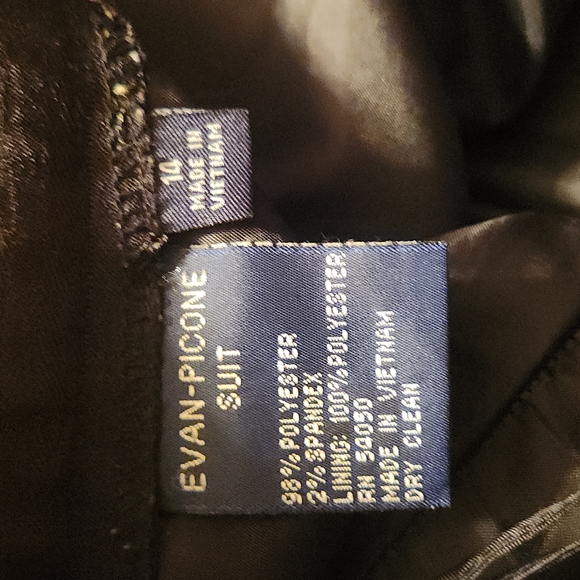 Women's Suit - Picture 4 of 5